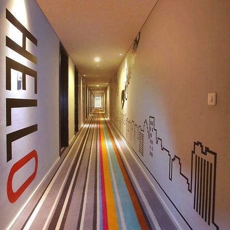 Cabin Hotel Джакарта Экстерьер фото