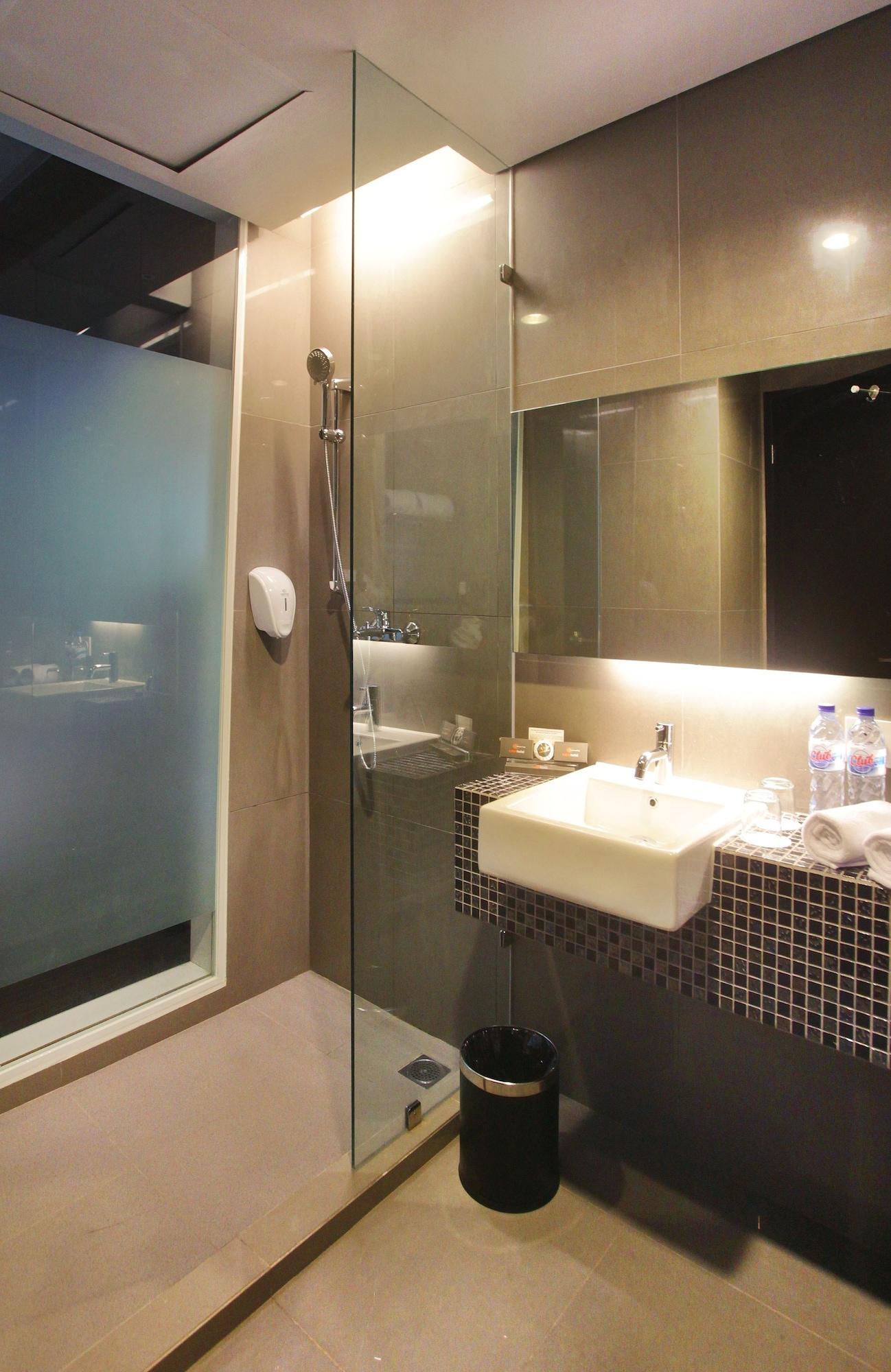 Cabin Hotel Джакарта Экстерьер фото