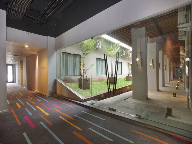 Cabin Hotel Джакарта Экстерьер фото